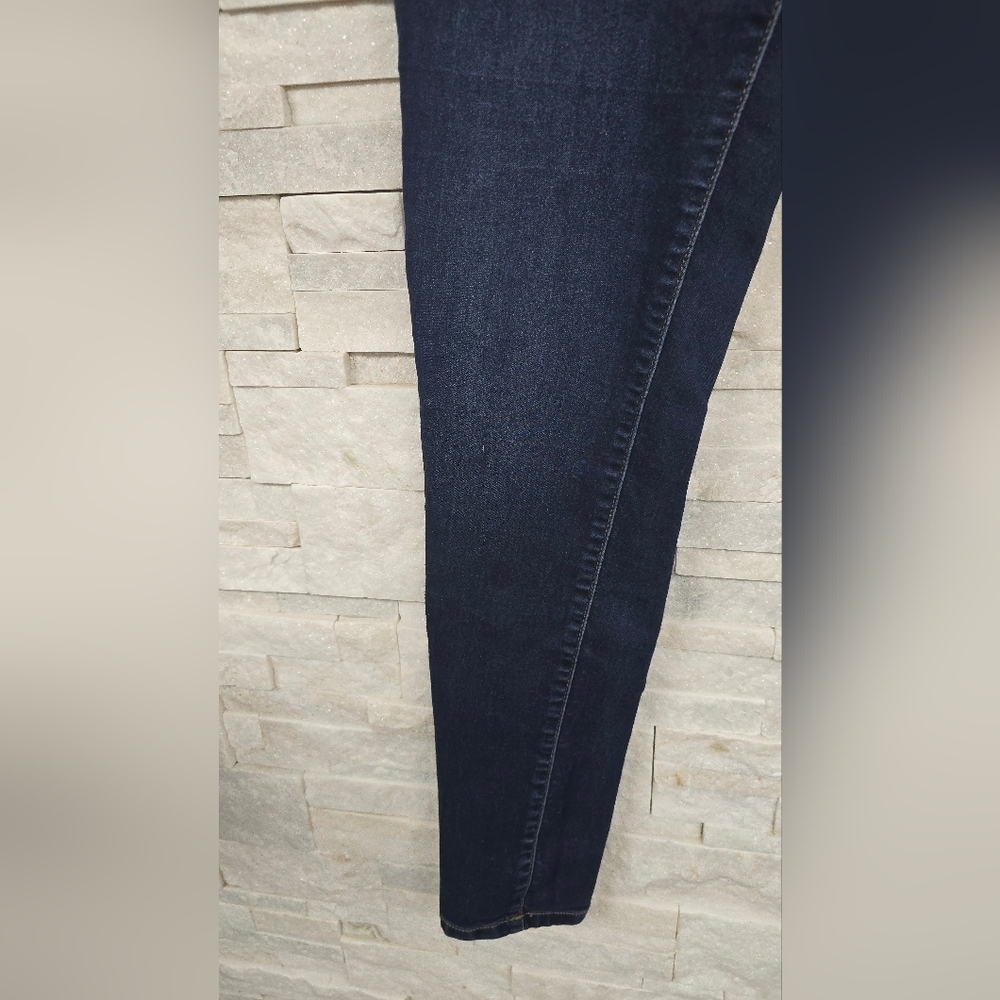 Classic Blue Women's Jeans - Picture 6 of 9